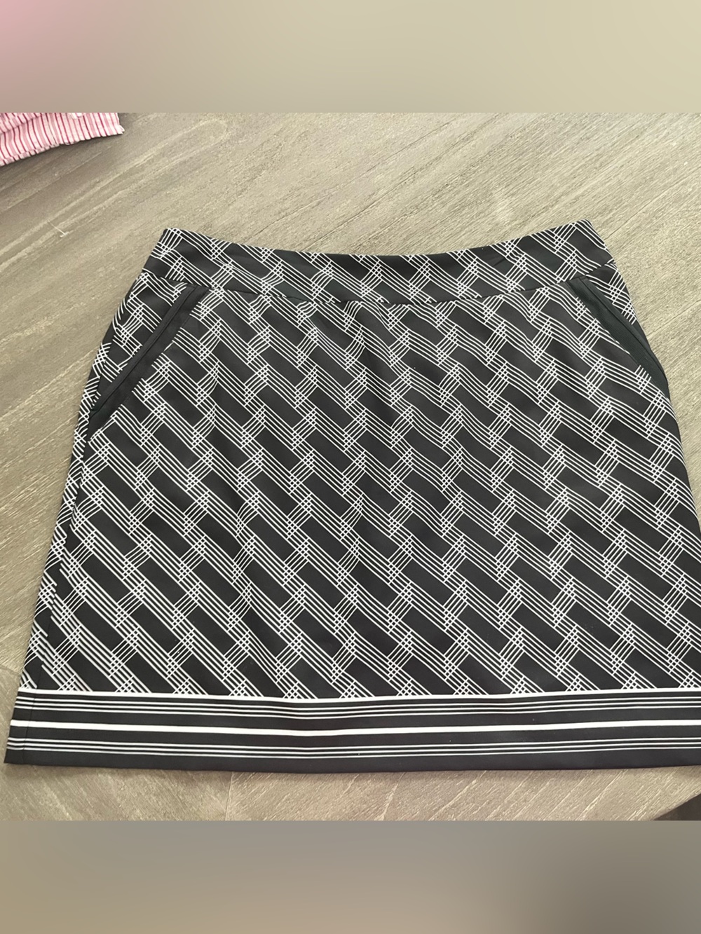 Classy Black and White Geometric Mini Skort; material feels great!